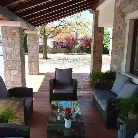 Castle House Rooms, Swimming Pool & Sauna & Tennis Court & Wine Cellar Oda ve Kahvaltı