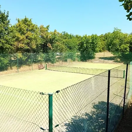 Castle House Rooms, Swimming Pool & Sauna & Tennis Court & Wine Cellar