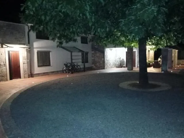 Castle House Rooms, Swimming Pool & Sauna & Tennis Court & Wine Cellar فندق مبيت وإفطار 4*