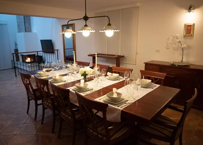 Castle House Rooms, Swimming Pool & Sauna & Tennis Court & Wine Cellar Sežana