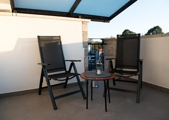 Castle House Rooms, Swimming Pool & Sauna & Tennis Court & Wine Cellar